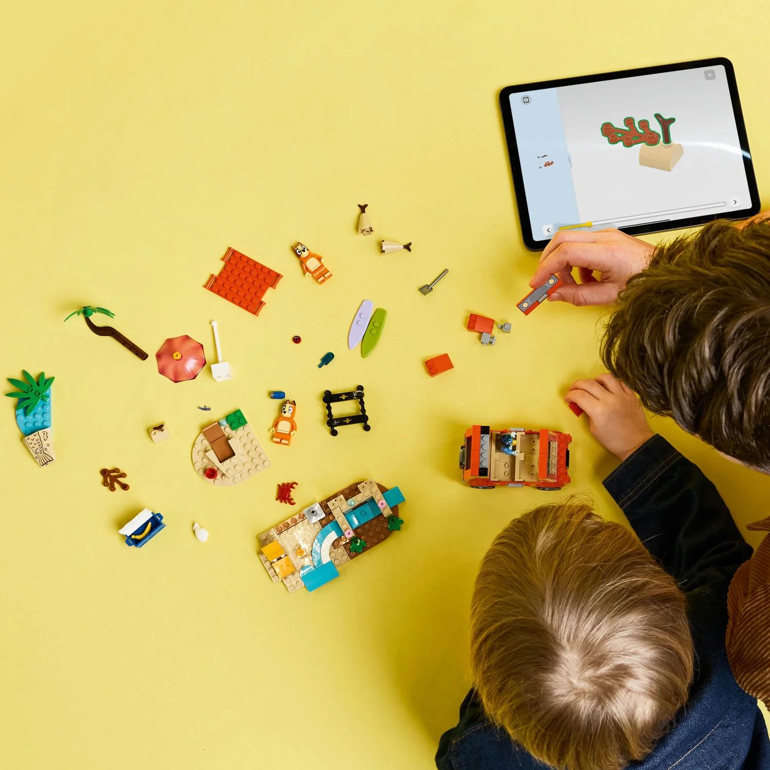 LEGO® Bluey: Bluey’s Beach & Family Car Trip