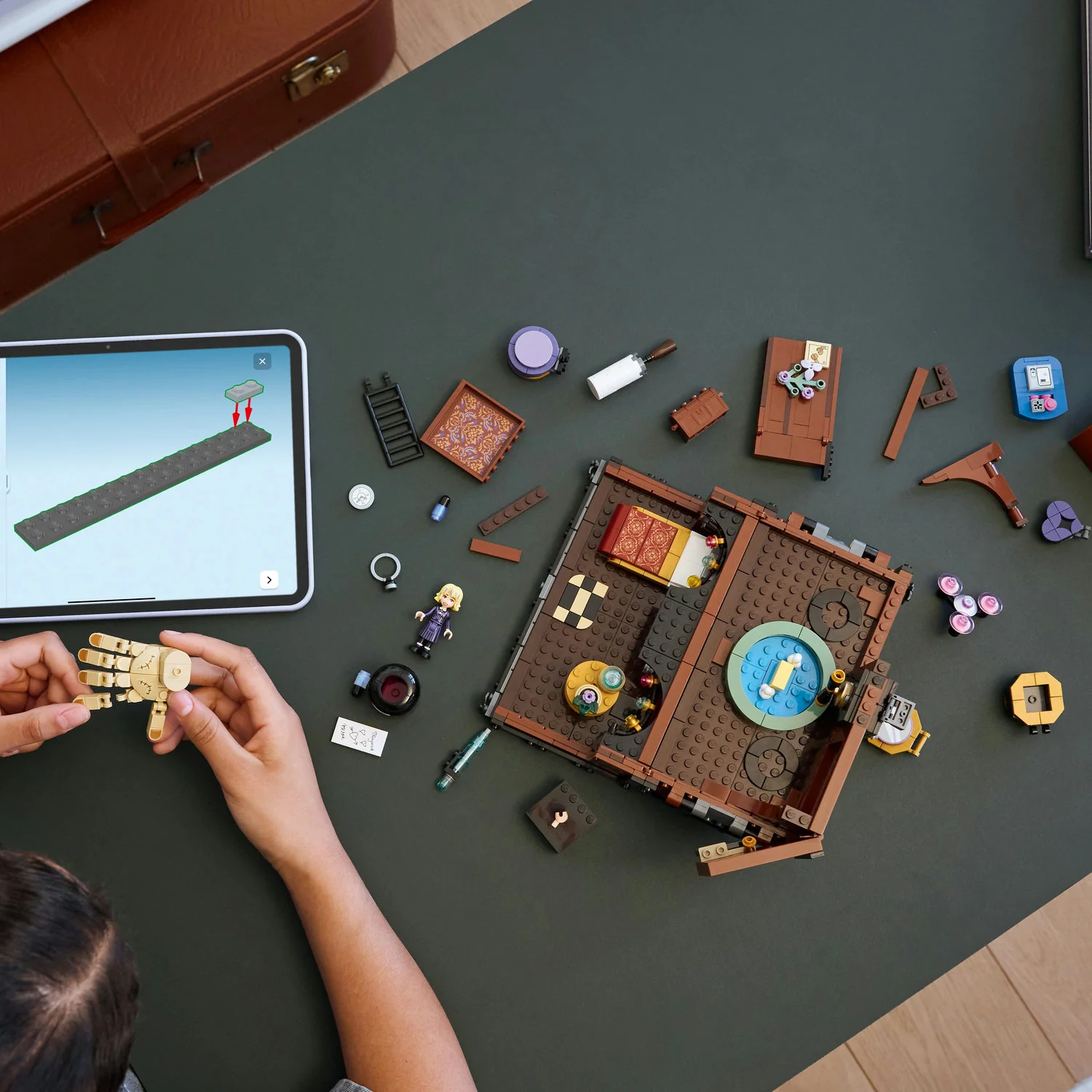 LEGO® Wednesday Thing’s Apartment