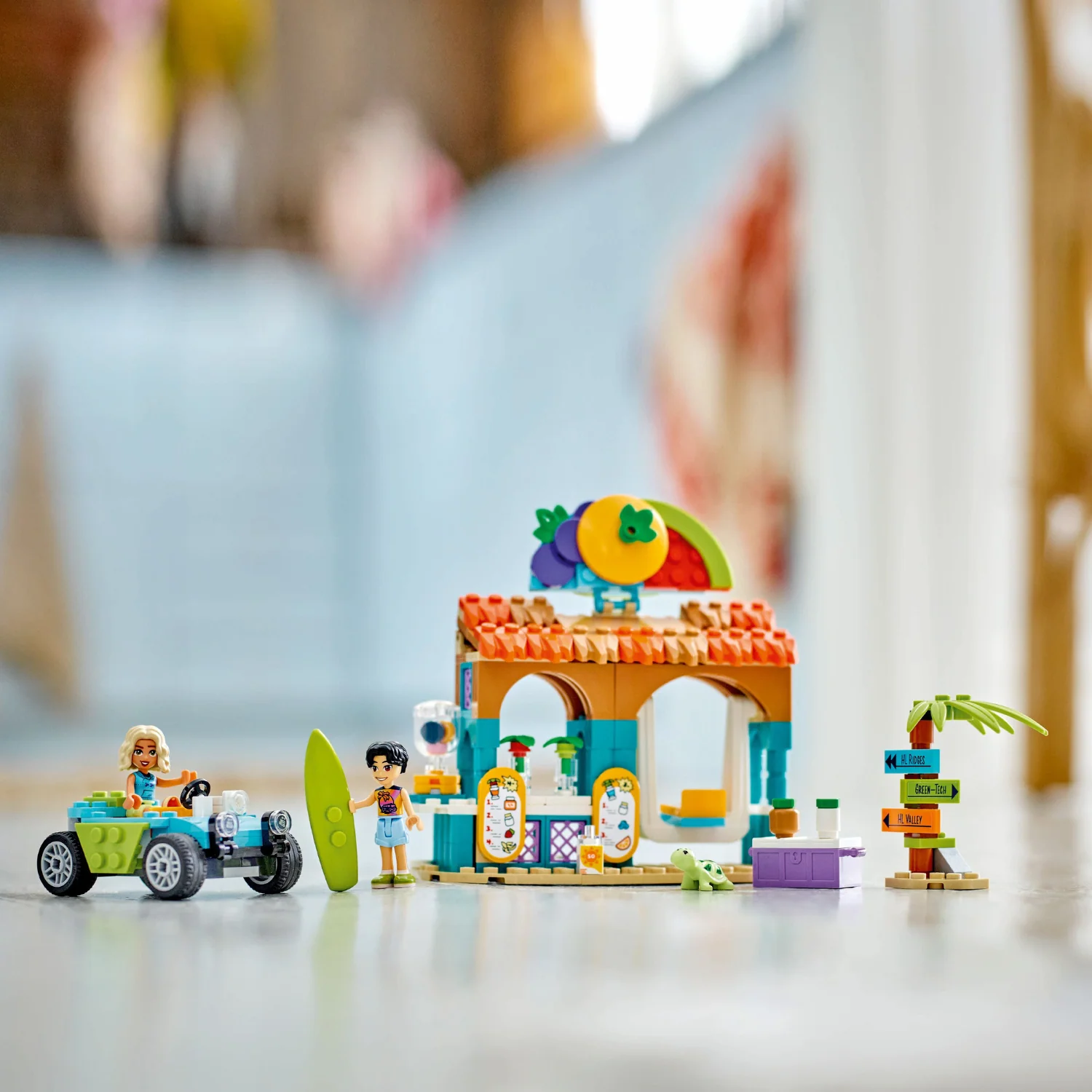 LEGO® Friends™ Beach Smoothie Stand