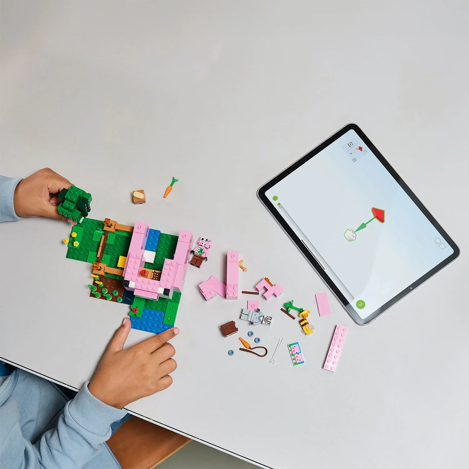 LEGO® Minecraft® The Baby Pig House