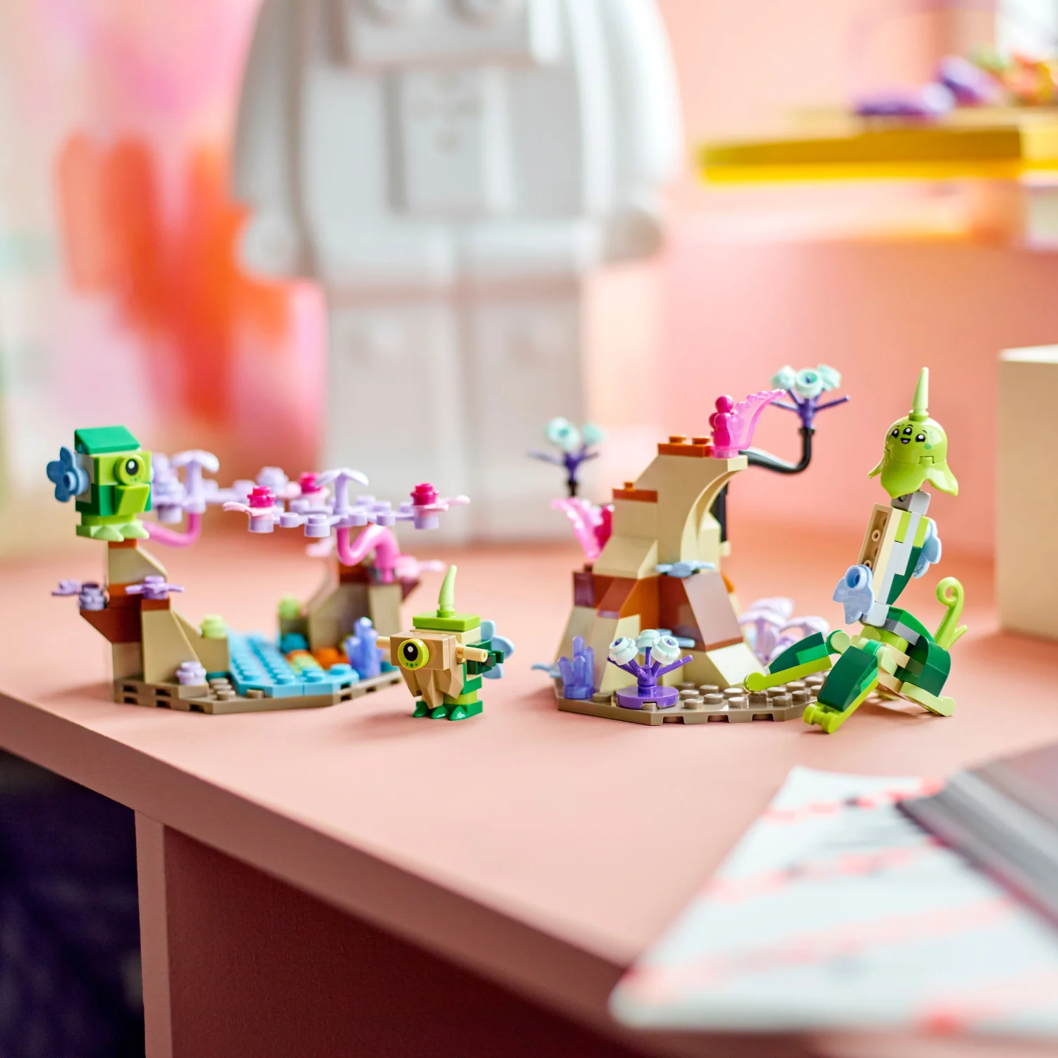 LEGO® Alien Planet Habitat