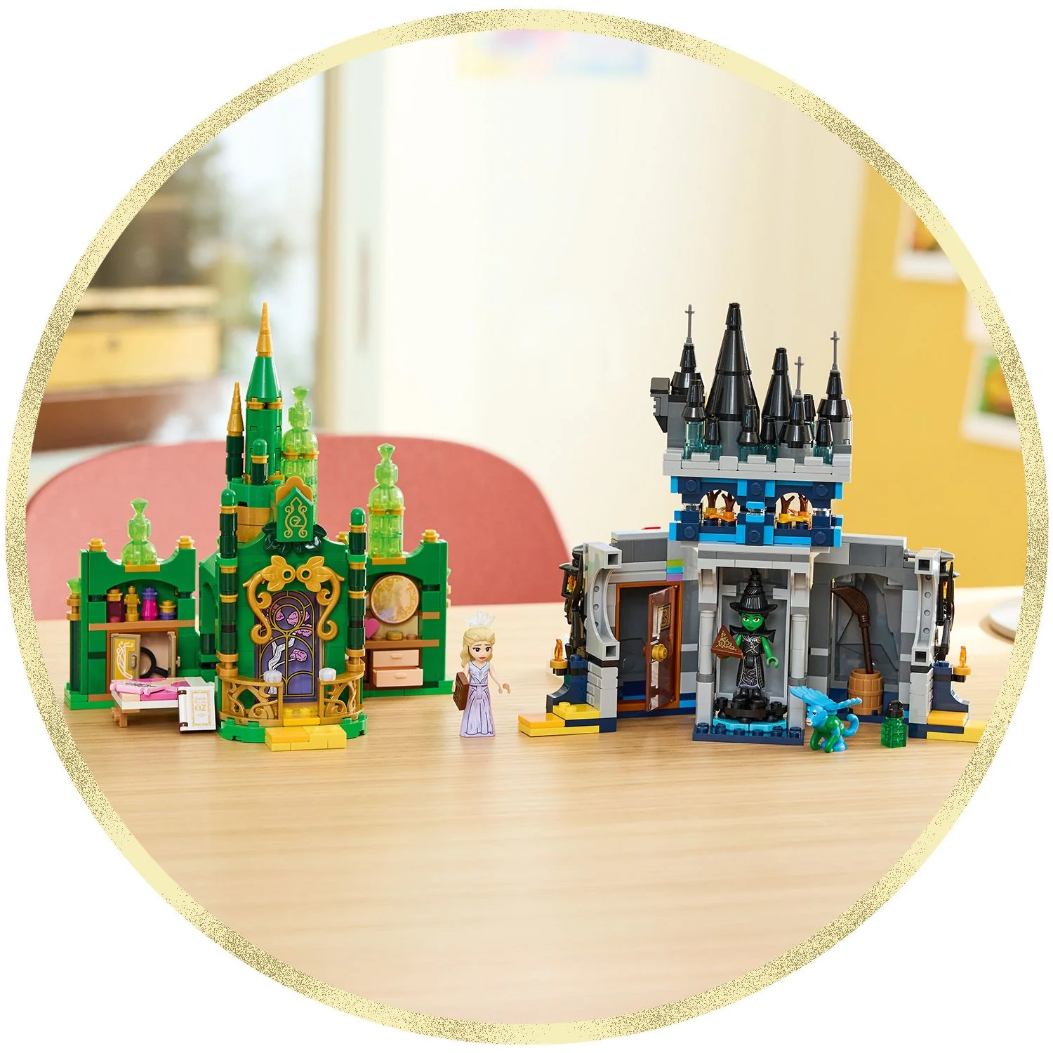 LEGO® Wicked Emerald City & Kiamo Ko Castle