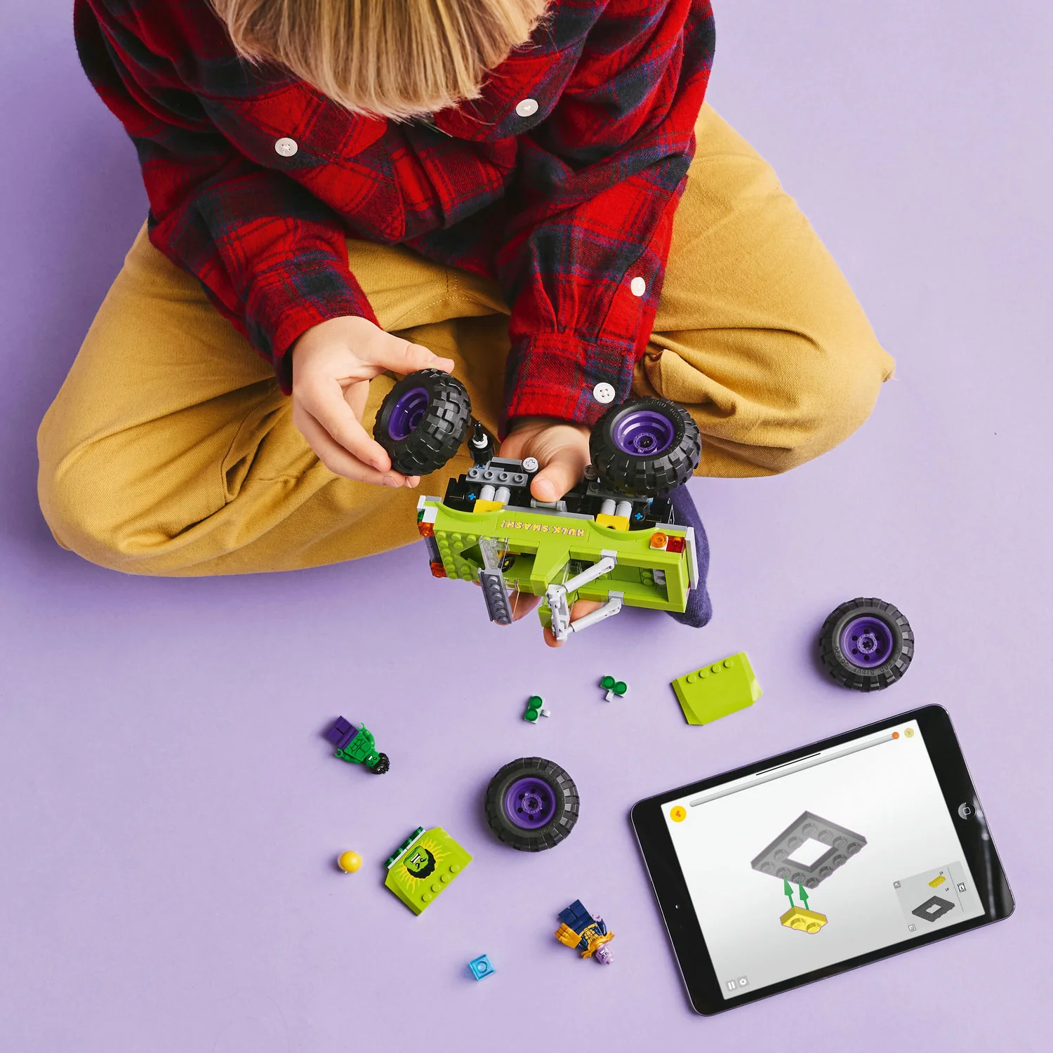 LEGO® Marvel The Hulk Truck vs. Thanos