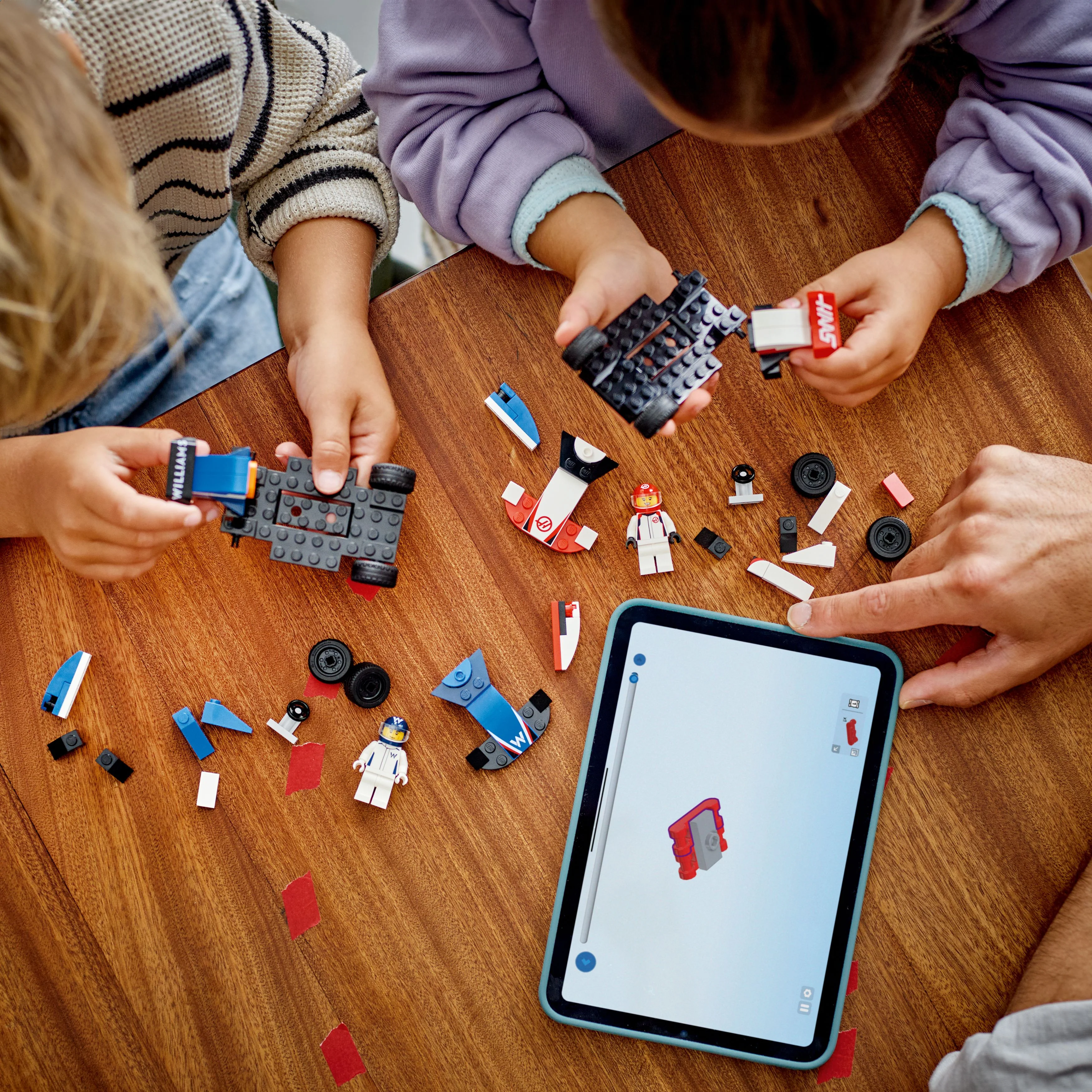 LEGO® City F1® Williams Racing & Haas F1® Race Cars