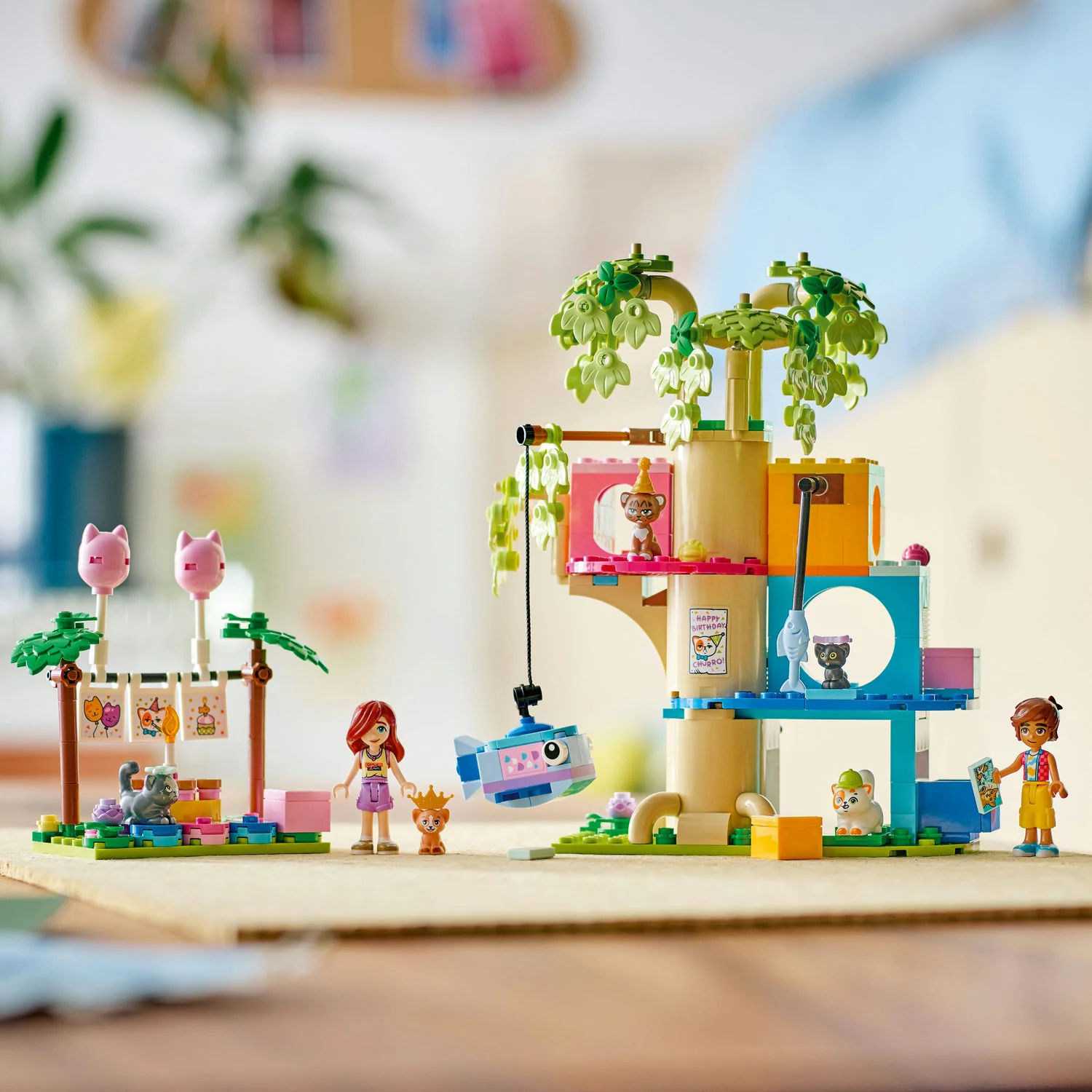 LEGO® Friends™ Cat Birthday Party & Tree House