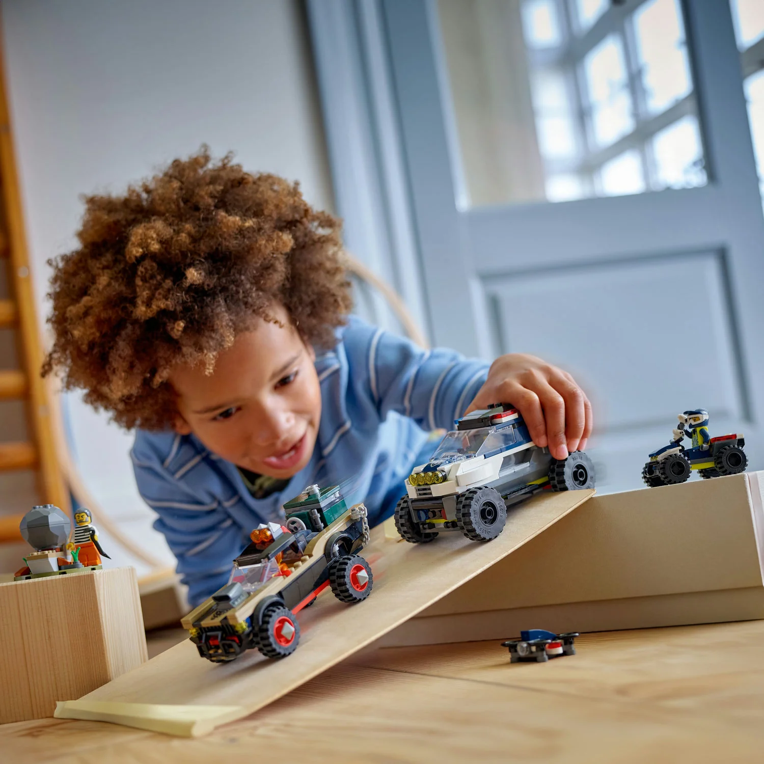 LEGO® City Off-Road Police Car Chase