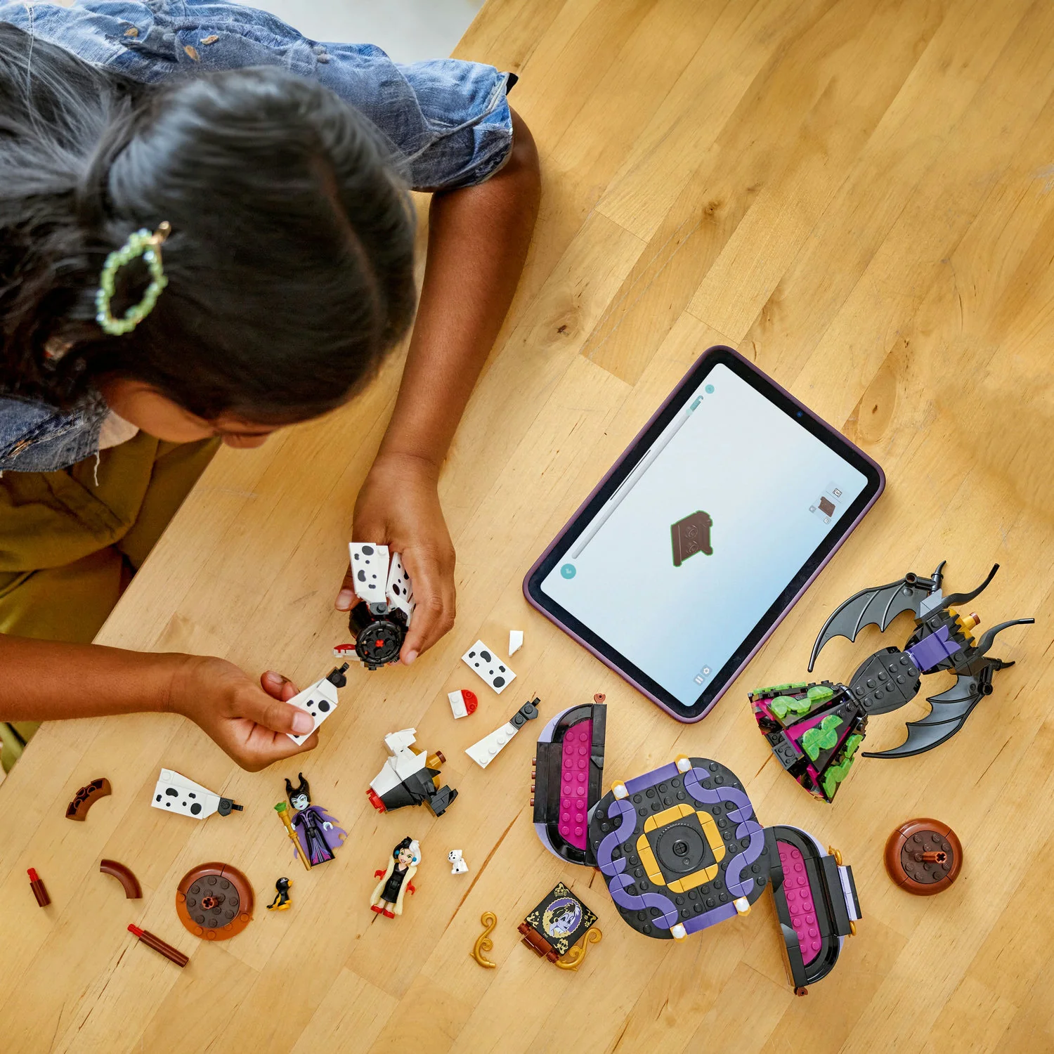 LEGO® Disney™ Villains Maleficent’s and Cruella De Vil’s Dresses