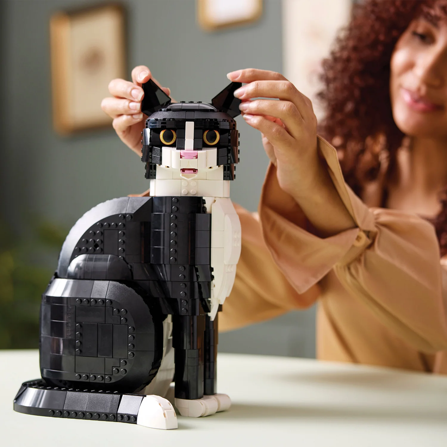 LEGO® Ideas Tuxedo Cat