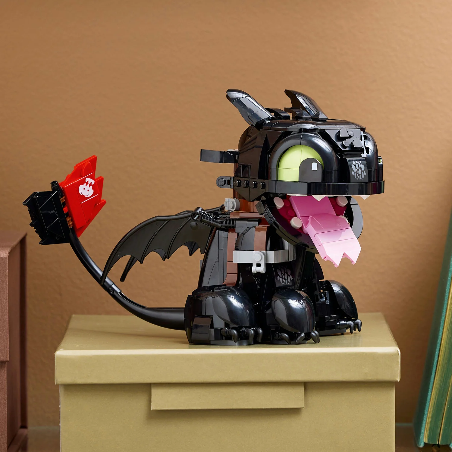 LEGO® ICONS™ How to Train Your Dragon: Toothless