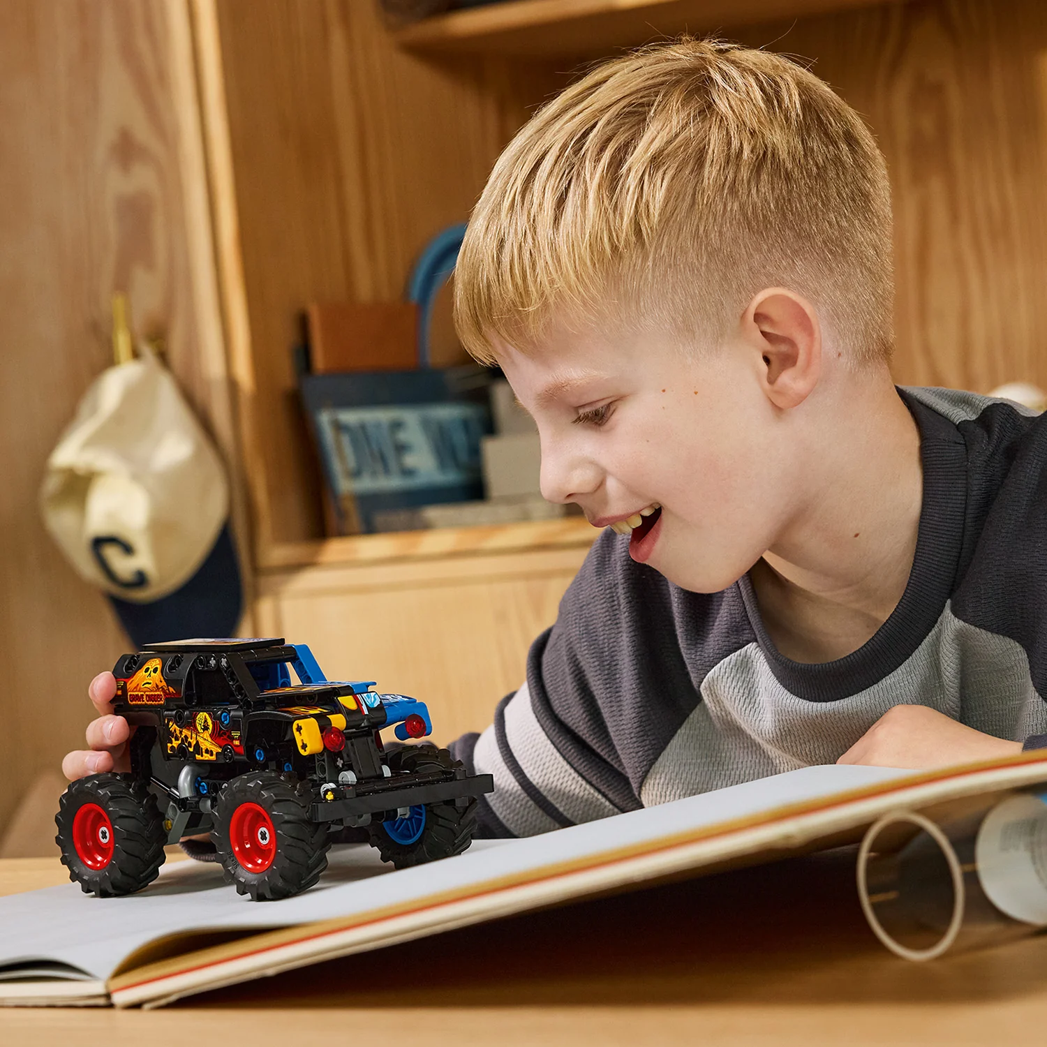 LEGO® Technic Monster Jam™ Grave Digger™ Fire and Ice