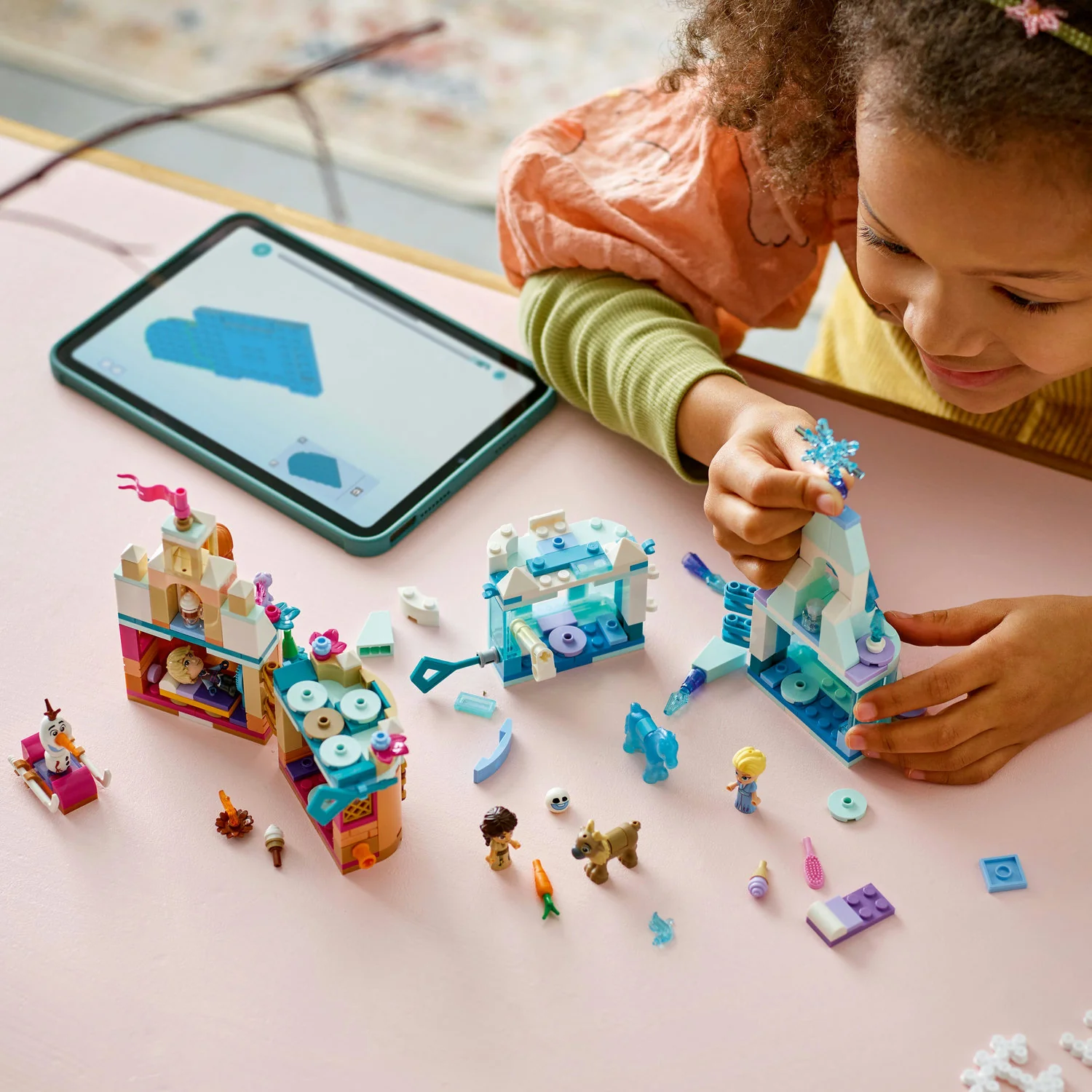 LEGO® Disney™ Mini Arendelle Castle & Elsa's Ice Palace