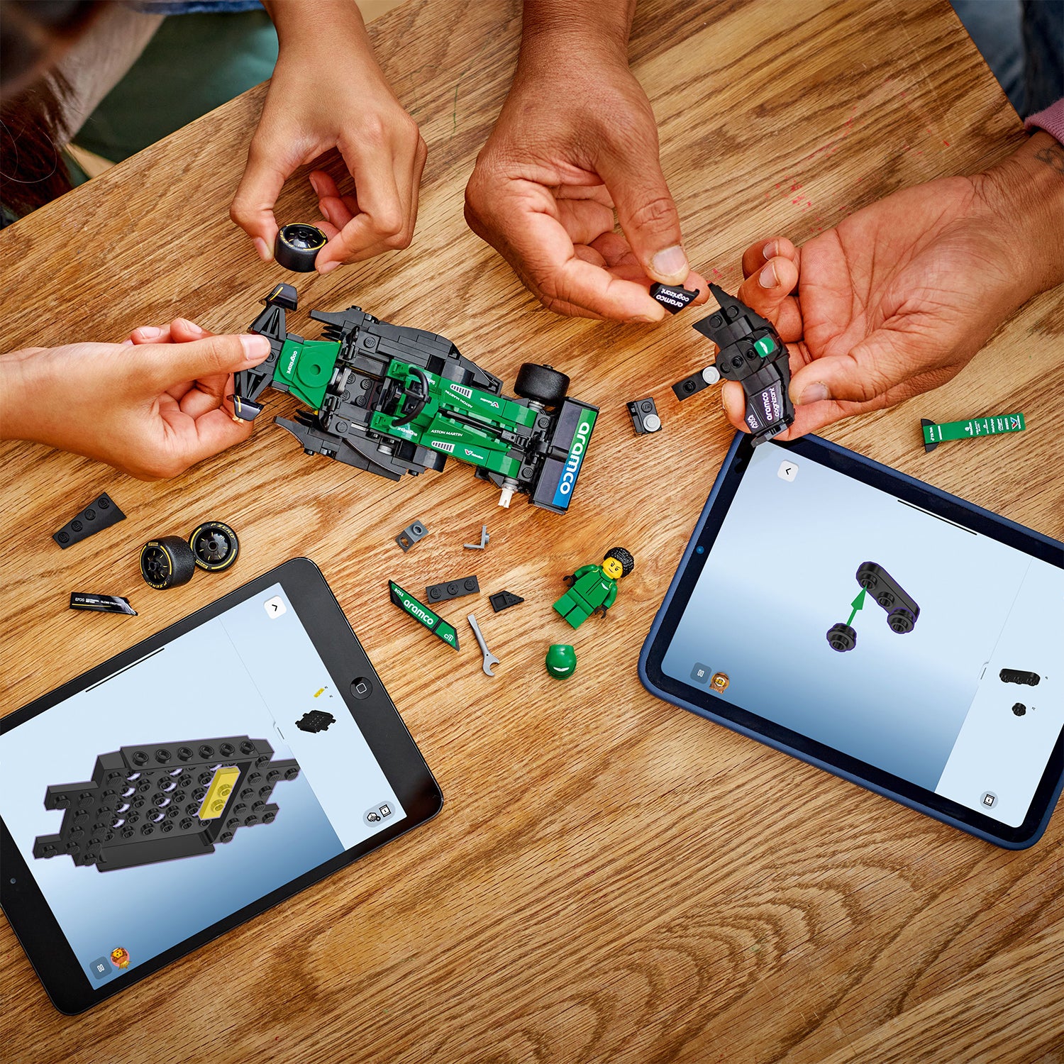 LEGO® Speed Champions - Aston Martin Aramco F1® AMR24 Race Car