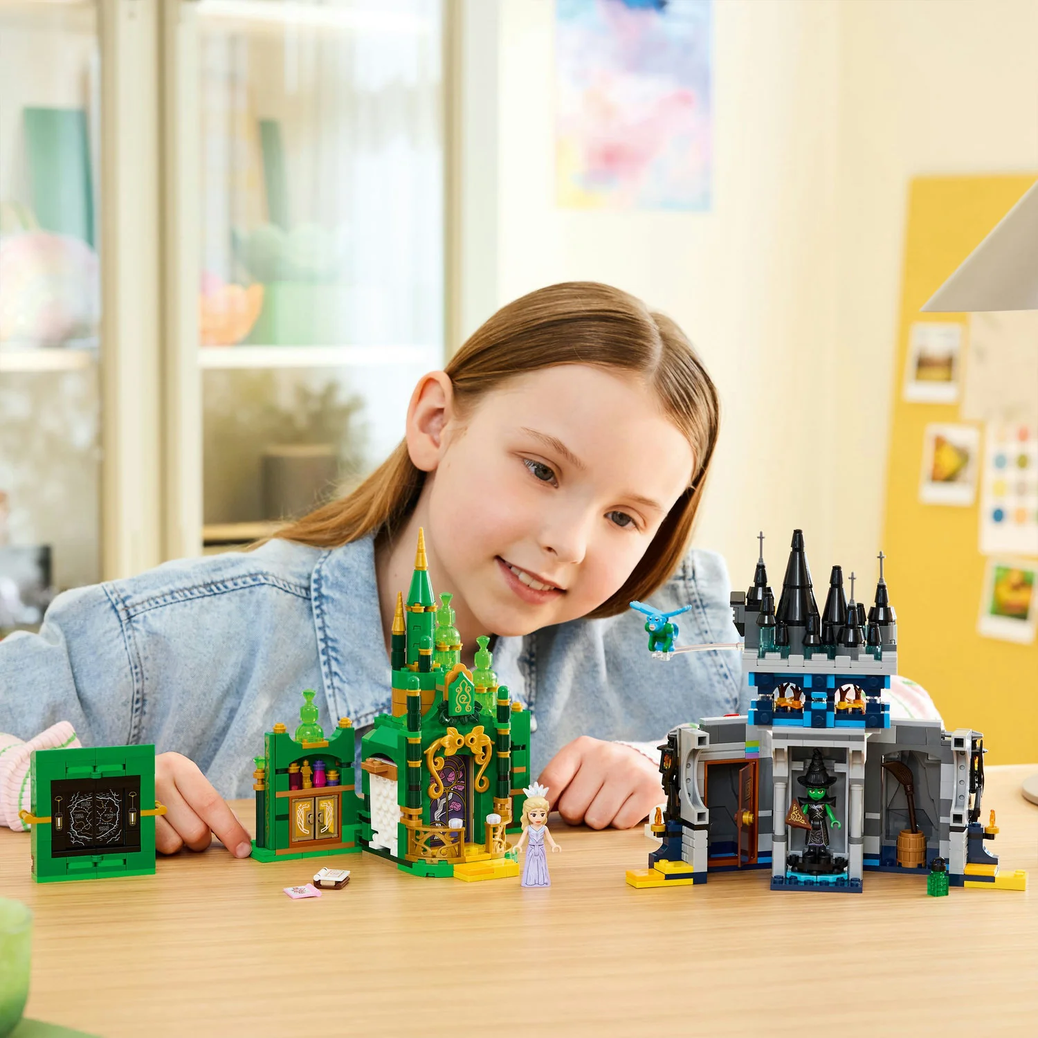 LEGO® Wicked Emerald City & Kiamo Ko Castle