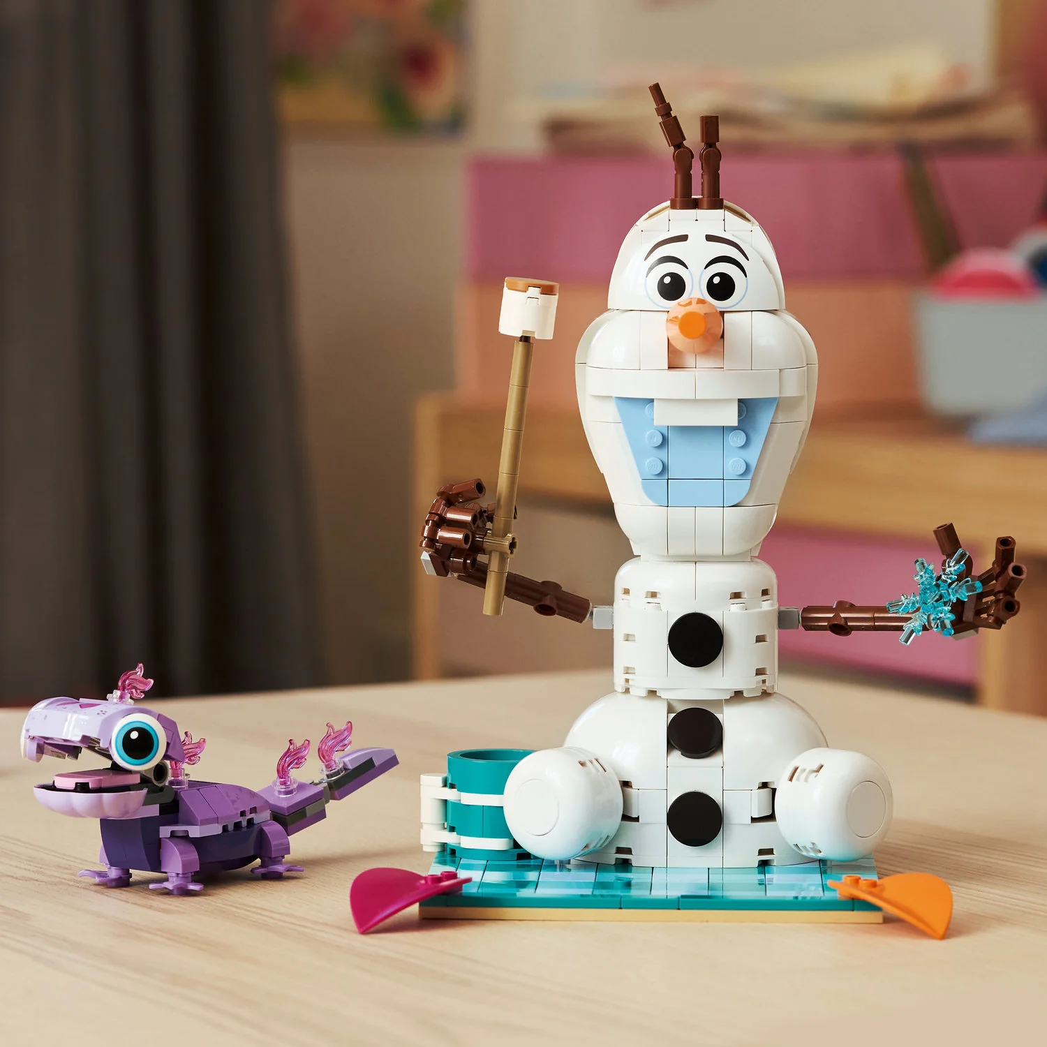 LEGO® | Disney Frozen Olaf and Bruni’s Picnic Fun