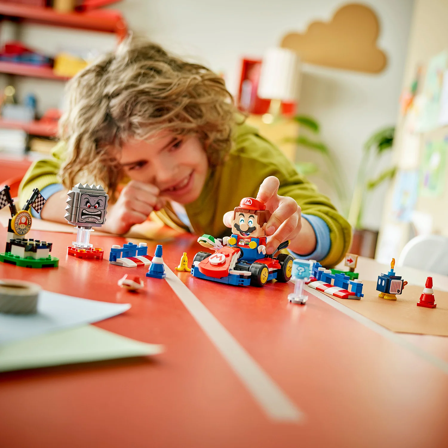 LEGO® Super Mario™: Mario Kart™ – Interactive LEGO® Mario™ & Standard Kart